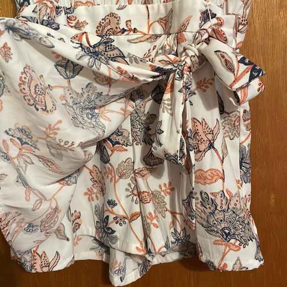 •JESSICA SIMPSON•COLD SHOULDER OPEN BACK CURTAIN FRONT FLORAL ROMPER SIZE XS - Picture 11 of 11